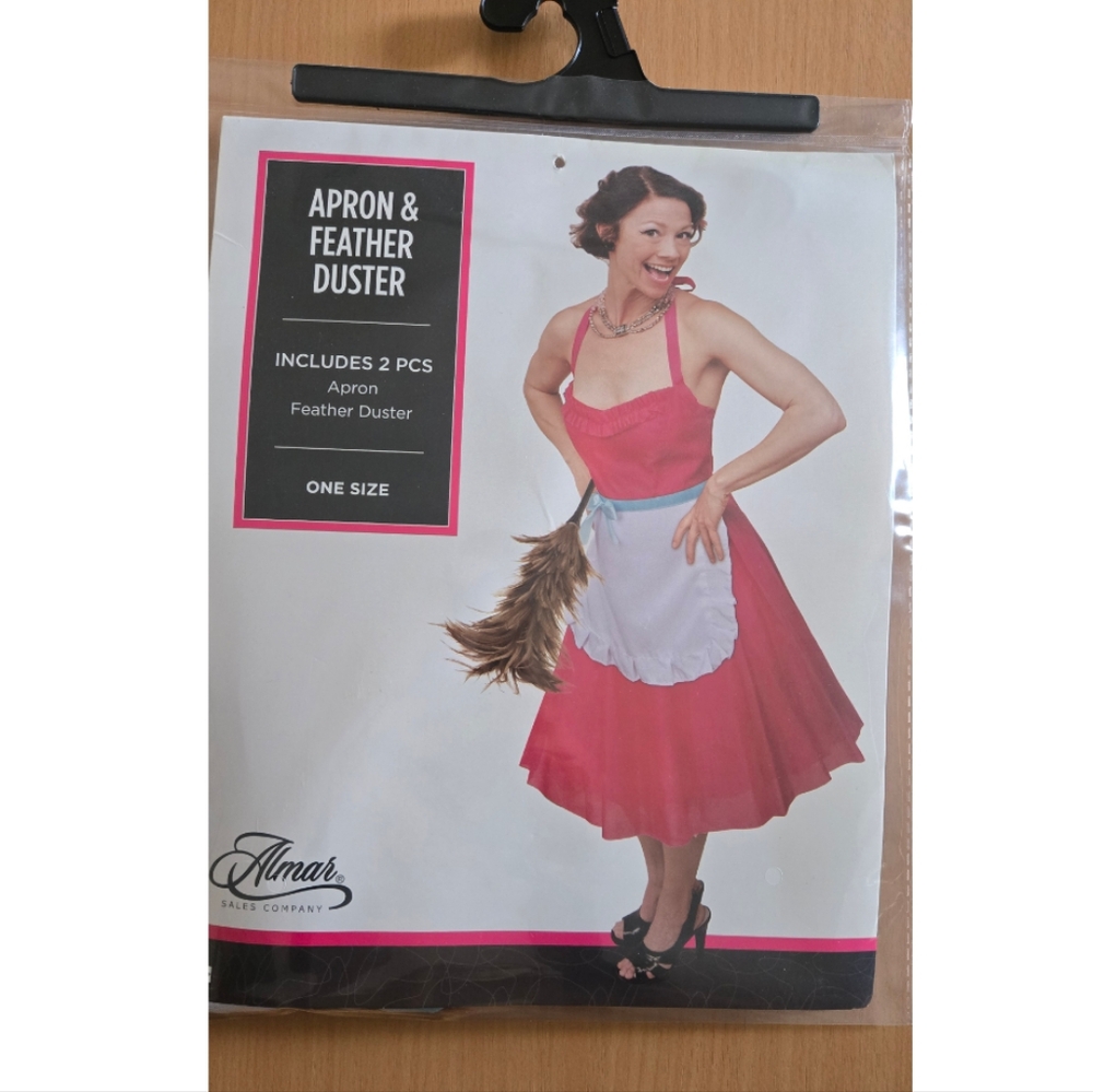 50s Happy Homemaker Apron Feather Duster. - Picture 2 of 6